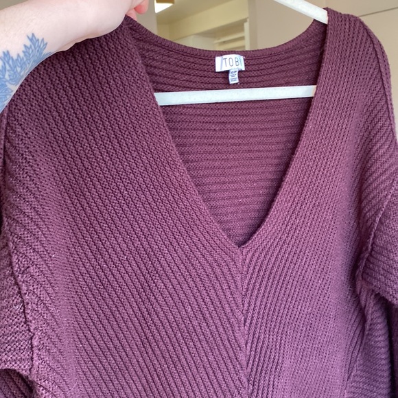 Tobi cable knit deep v wine/merlot sweater - Picture 5 of 5
